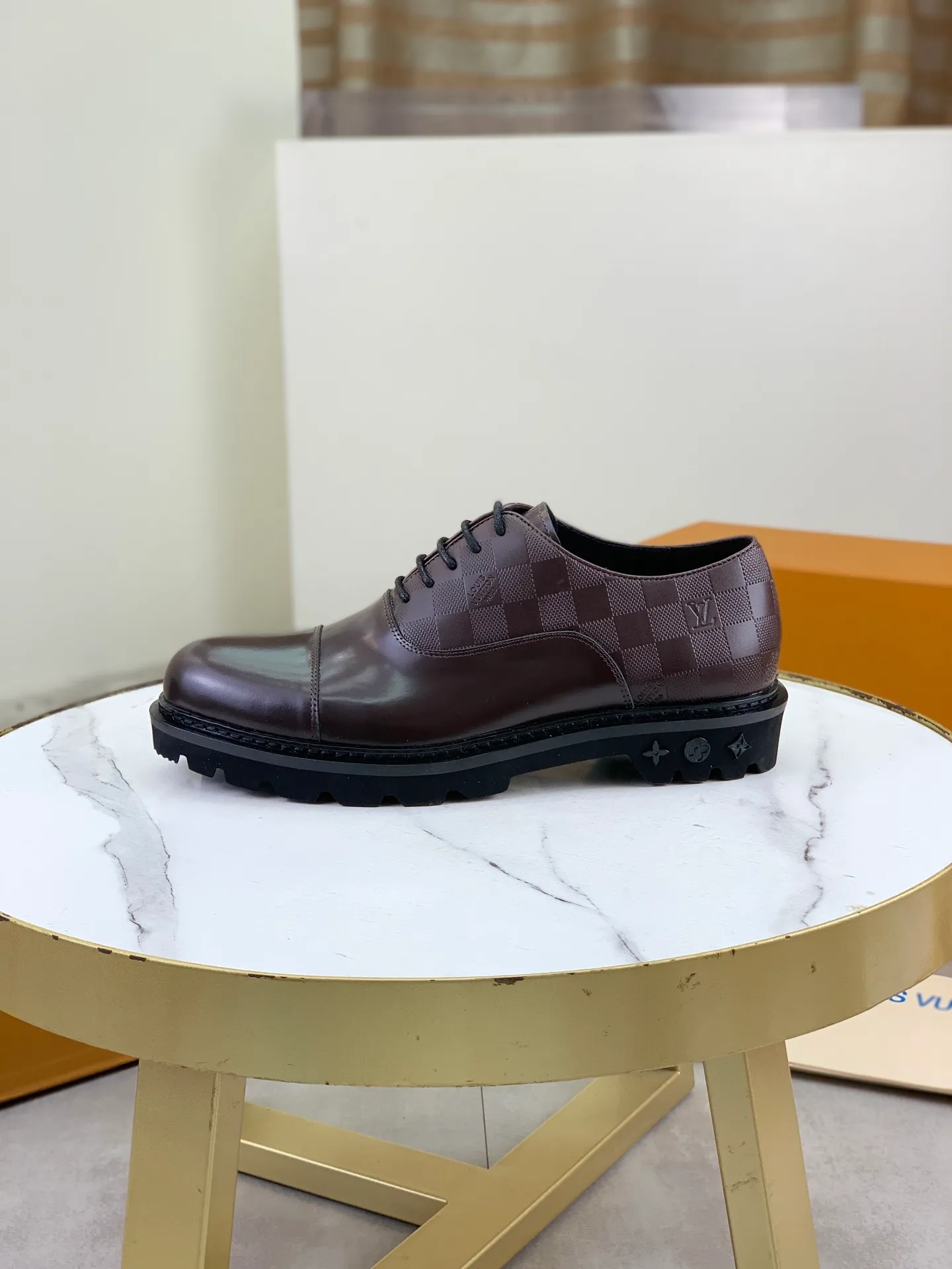 Factory price P820 💎💎💎Top version LOUIS VUITTON [Louis Vuitton] - LV men's business casual leather shoes, luxurious and noble 👞All imported original cowhide, just to create a more comfortable wearing experience, upper: original high-end calfskin➕Imported soft cowhide lining, original lightweight foam outsole✔️Color: 3️⃣colors available Size: 39-44 (38.45 46 can be customized (non-returnable)